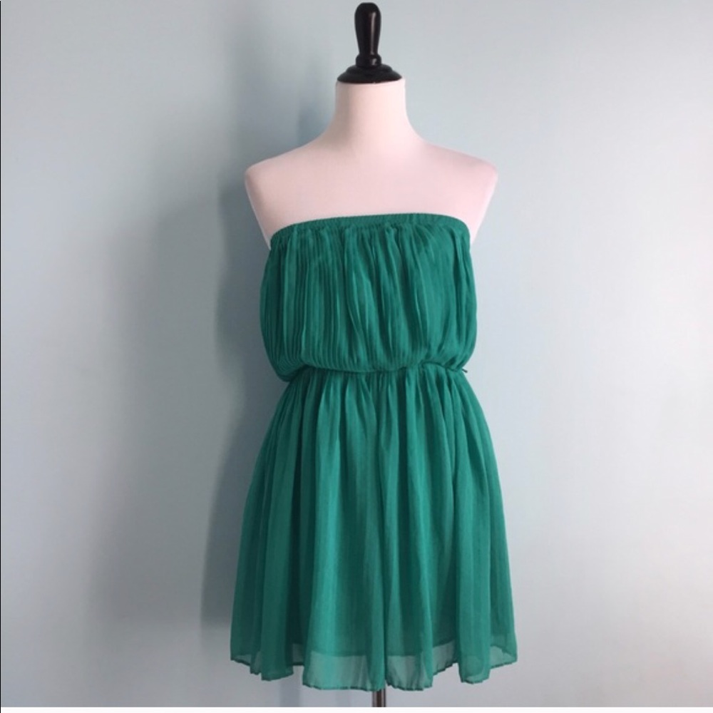 Aqua pleated strapless dress 👗